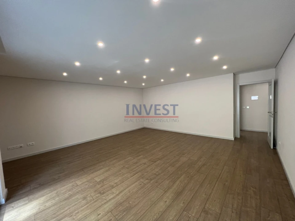 Apartamento T3 para Venda em Cedofeita, Santo Ildefonso, Sé, Miragaia, São Nicolau e Vitória Foto 1
