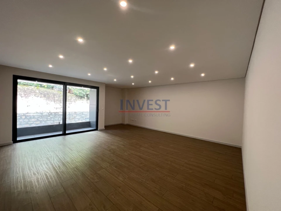 Apartamento T3 para Venda em Cedofeita, Santo Ildefonso, Sé, Miragaia, São Nicolau e Vitória Foto 2