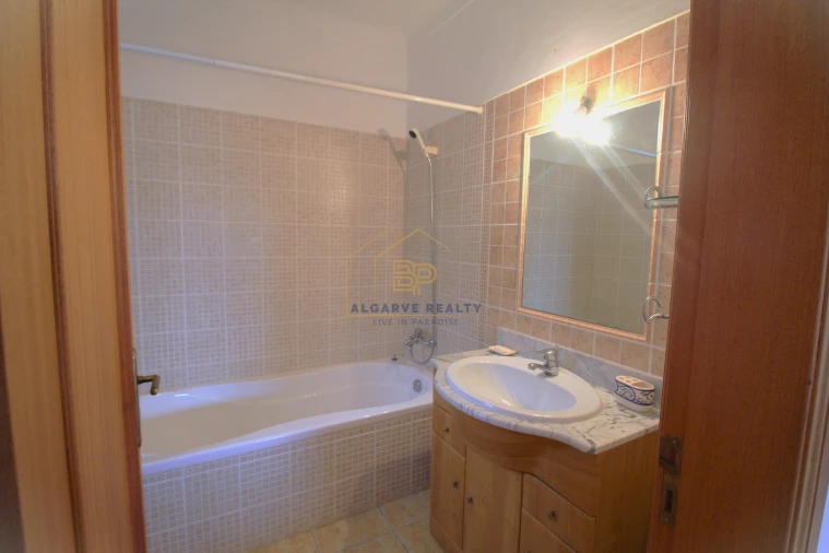 Negócio para Venda em Estômbar e Parchal Foto 12