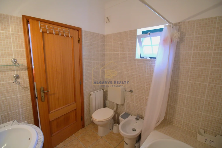 Negócio para Venda em Estômbar e Parchal Foto 13