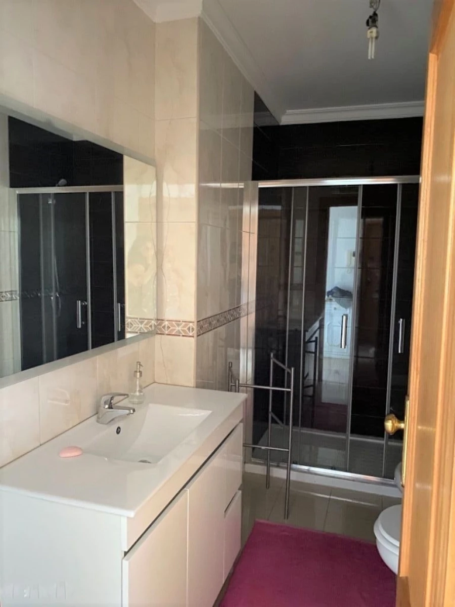 Apartamento T1 para Venda em Paranhos Foto 8