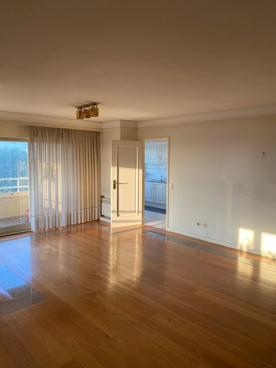 Apartamento T4 para Venda em Santa Marinha e São Pedro da Afurada Foto 5