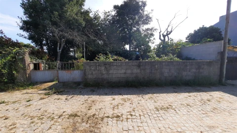 Terreno para Venda em Castêlo da Maia