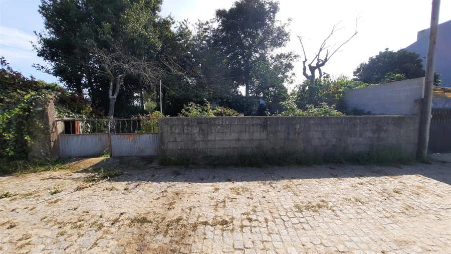 Terreno para Venda em Castêlo da Maia Foto 7