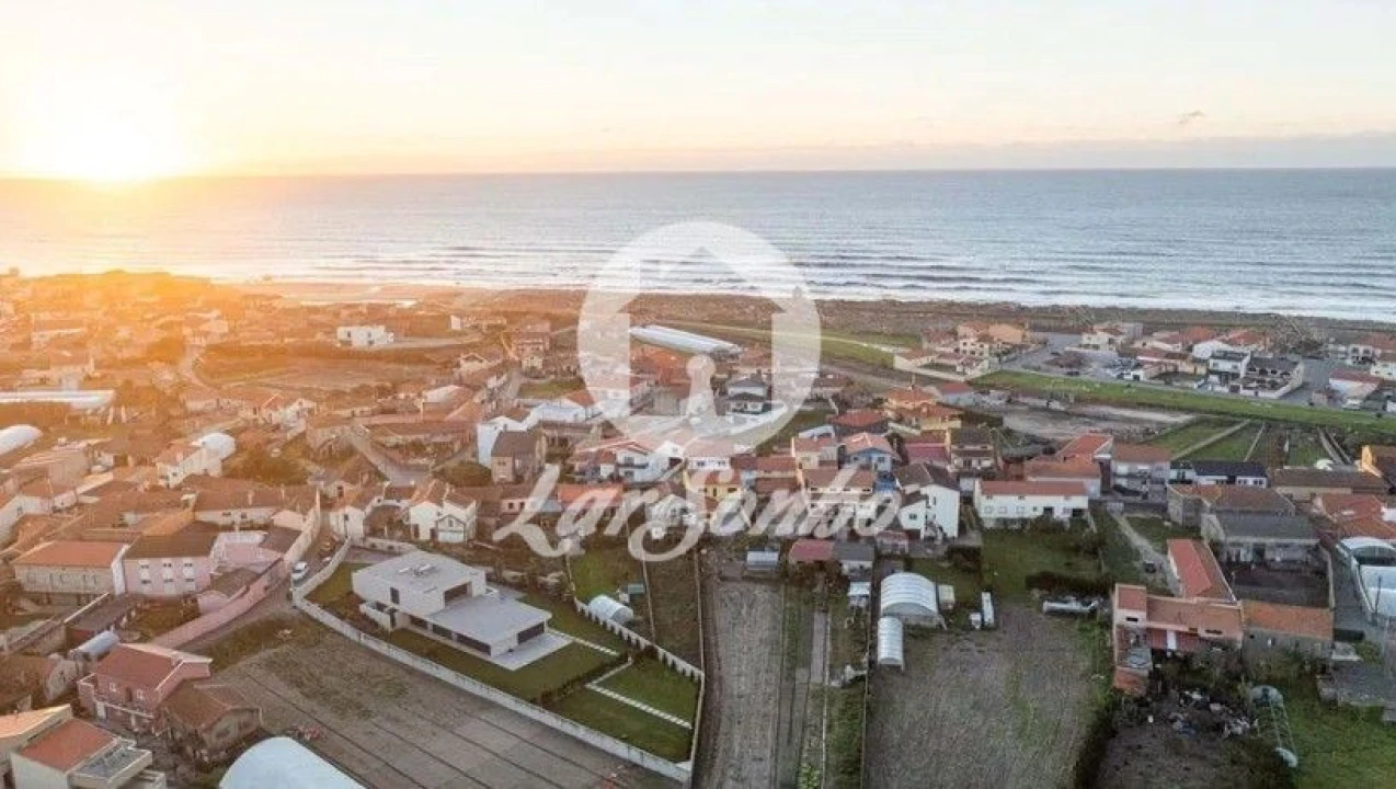 Moradia T3 para Venda em Aguçadoura e Navais Foto 1