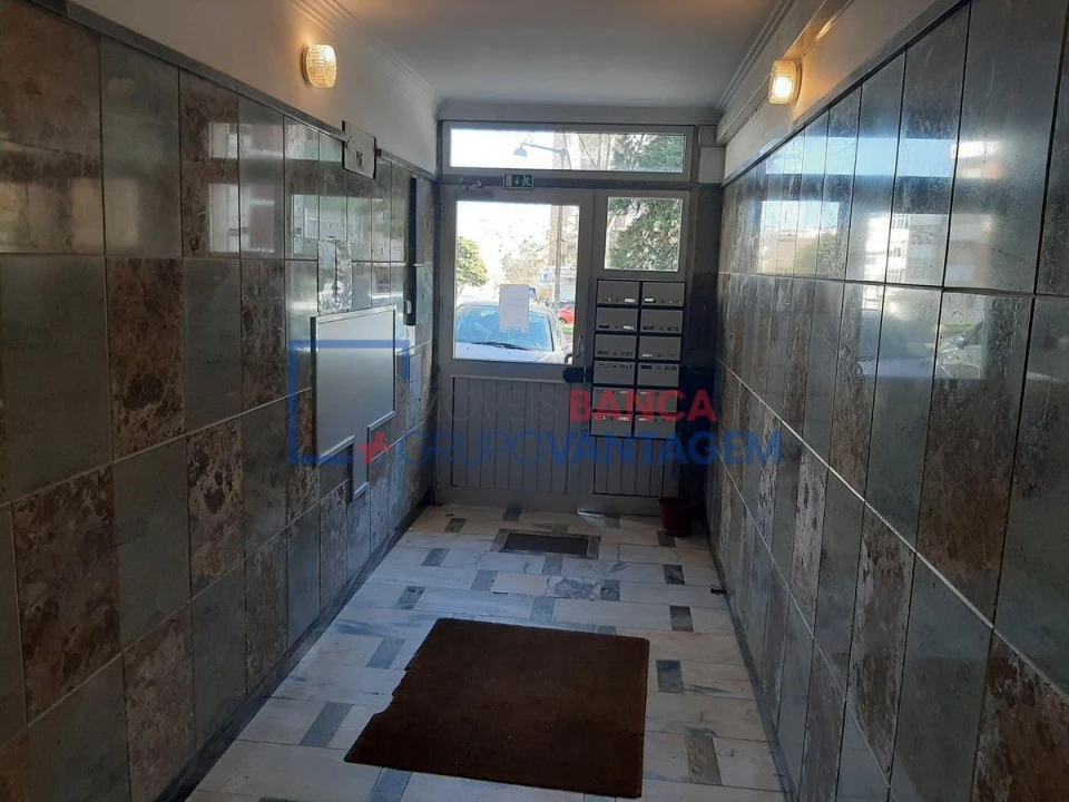 Apartamento T2 para Venda em Rio de Mouro Foto 18