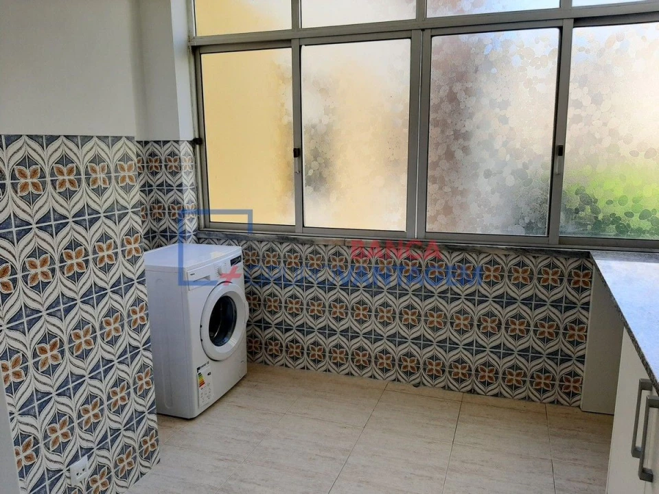 Apartamento T2 para Venda em Rio de Mouro Foto 3