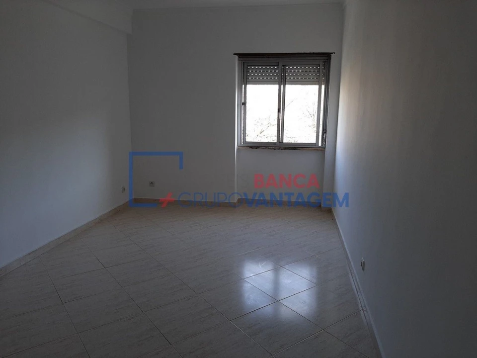 Apartamento T2 para Venda em Rio de Mouro Foto 8