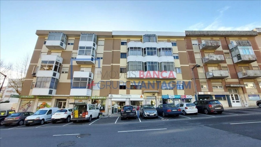 Apartamento T2 para Venda em Rio de Mouro Foto 19