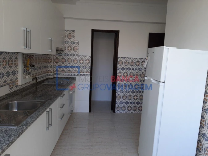 Apartamento T2 para Venda em Rio de Mouro Foto 4