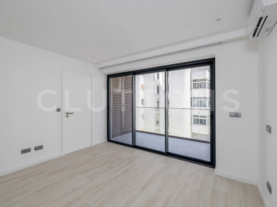 Apartamento T2 para Venda em Quarteira Foto 16