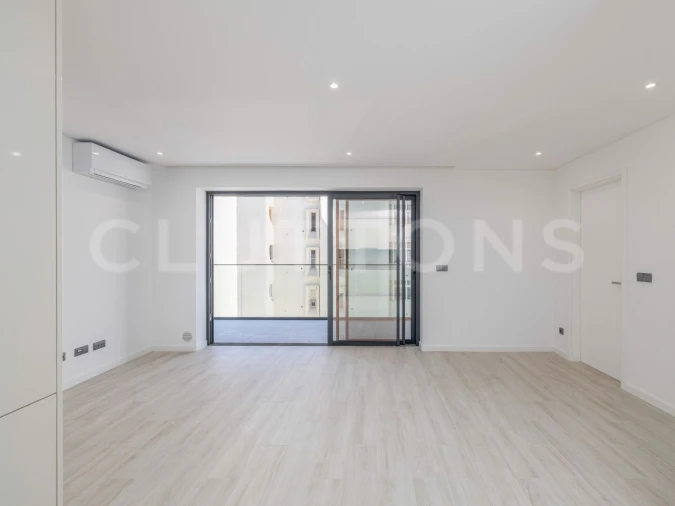 Apartamento T2 para Venda em Quarteira Foto 8