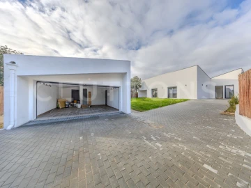 Moradia T3 para Venda em Loule (São Clemente)