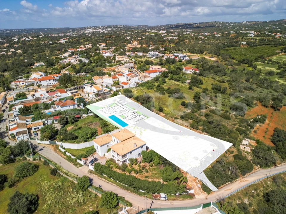 Moradia T6 para Venda em Quarteira Foto 4