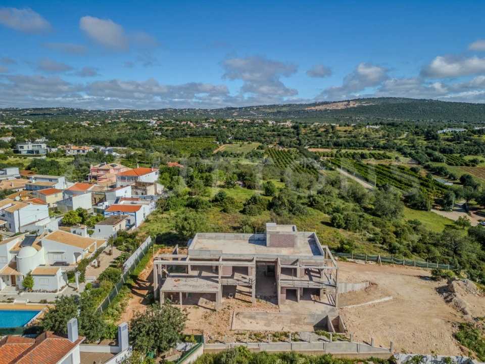 Moradia T6 para Venda em Quarteira Foto 14