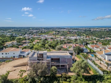 Moradia T6 para Venda em Quarteira