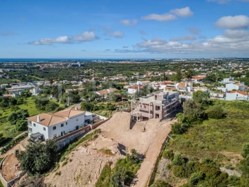 Moradia T6 para Venda em Quarteira