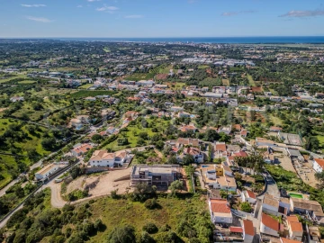 Moradia T6 para Venda em Quarteira