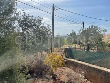 Moradia T4 para Venda em Santa Barbara de Nexe