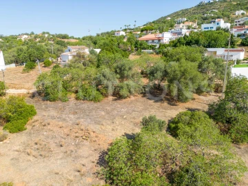 Moradia T4 para Venda em Santa Barbara de Nexe