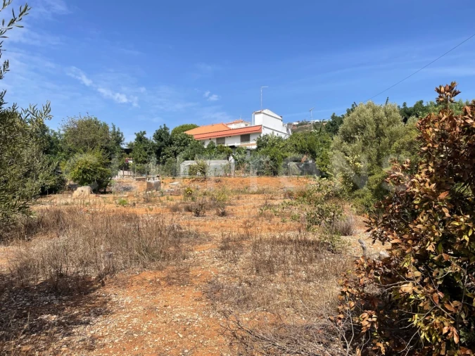 Moradia T4 para Venda em Santa Barbara de Nexe Foto 8