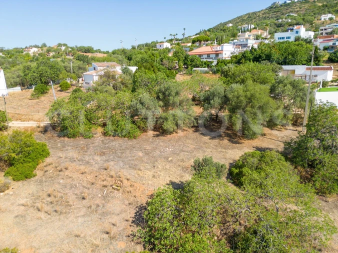 Moradia T4 para Venda em Santa Barbara de Nexe Foto 18