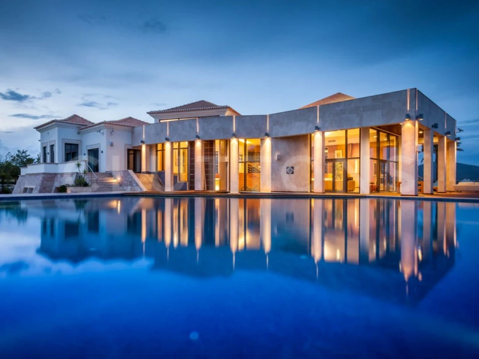 Moradia T6 para Venda em Pechão Foto 1