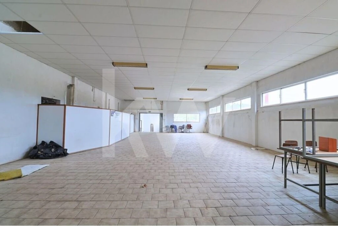 Prédio para Venda em São Mamede Foto 28