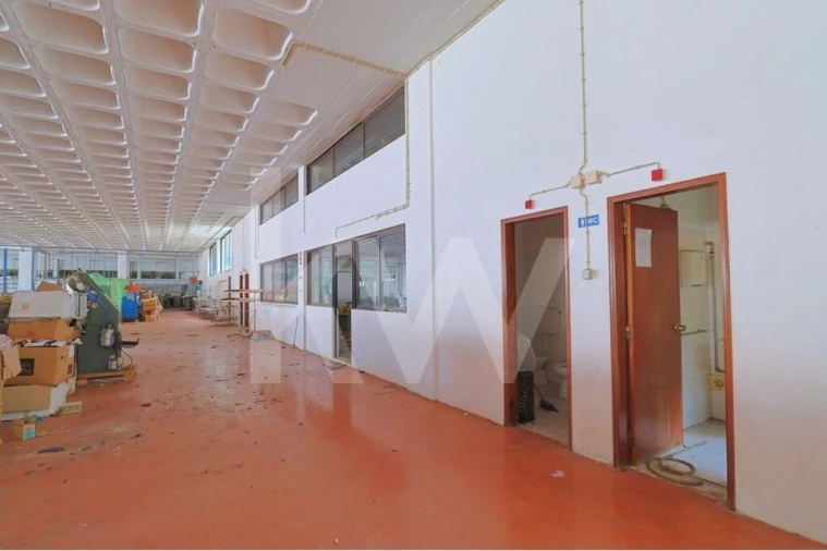 Prédio para Venda em São Mamede Foto 36