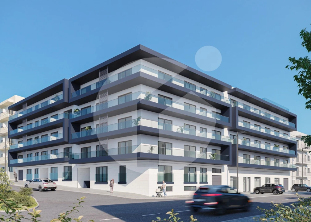 Garagem para Venda em Quelfes Foto 1