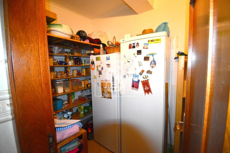 Moradia T4 para Venda em Encarnação Foto 24