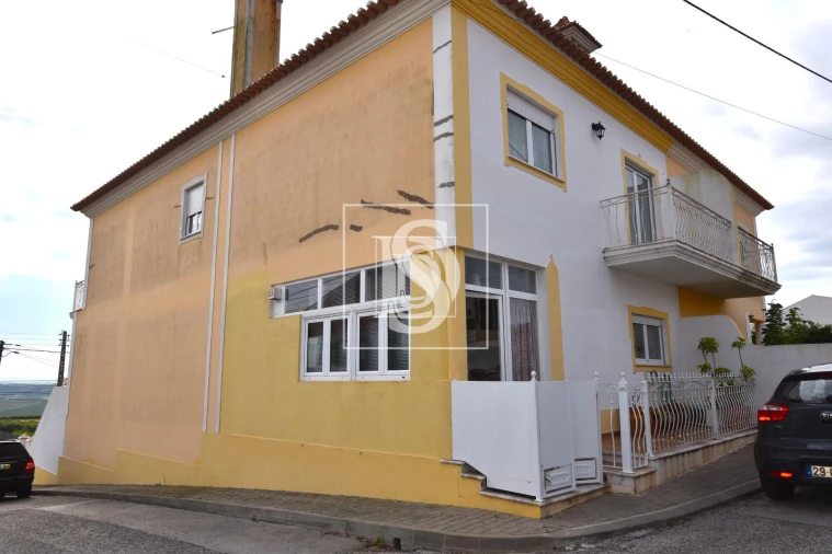 Moradia T4 para Venda em Encarnação Foto 30