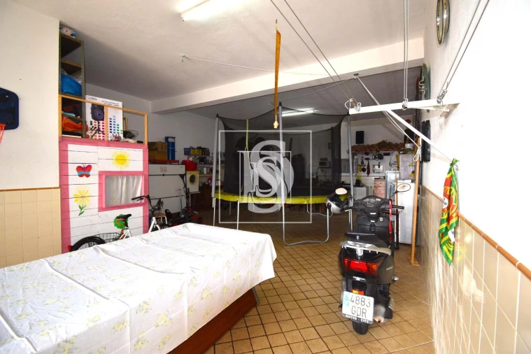 Moradia T4 para Venda em Encarnação Foto 7