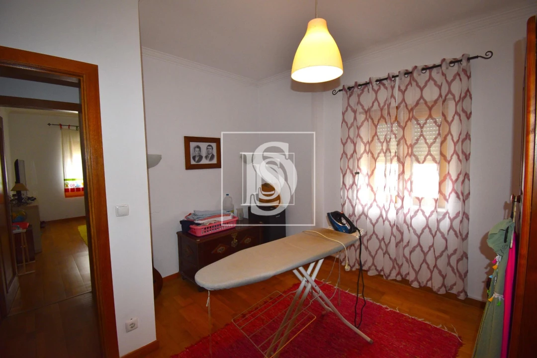 Moradia T4 para Venda em Encarnação Foto 14