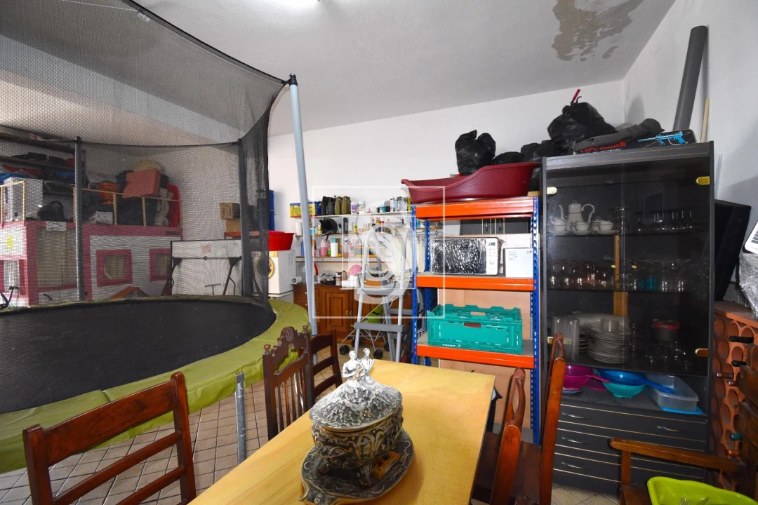 Moradia T4 para Venda em Encarnação Foto 10