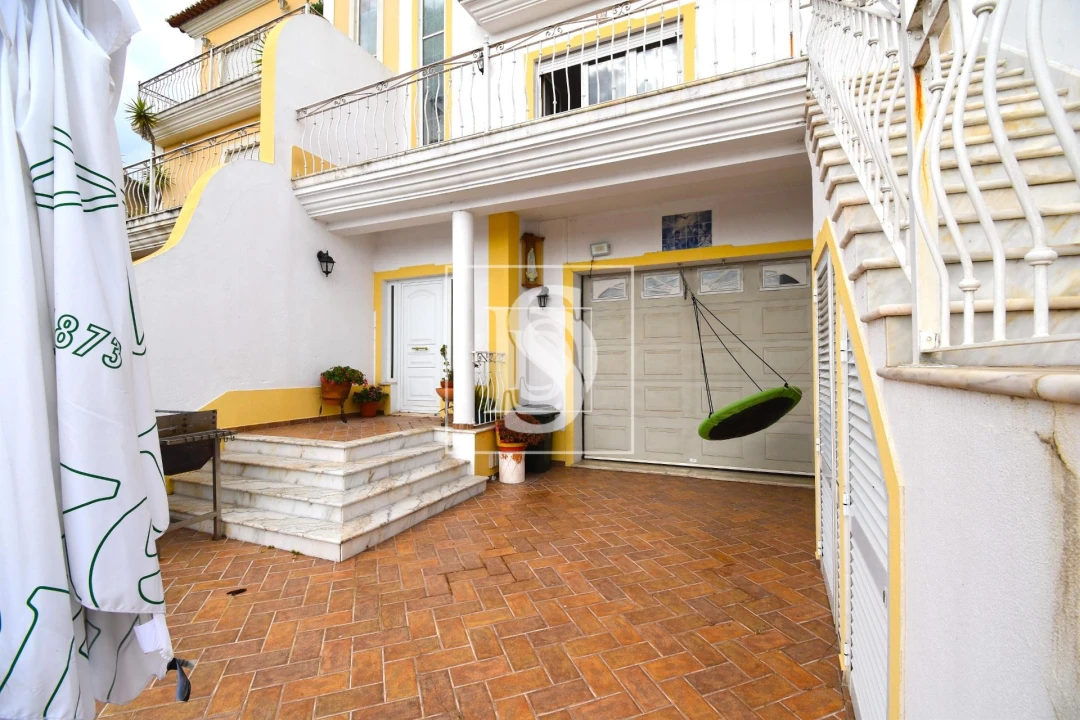 Moradia T4 para Venda em Encarnação Foto 6