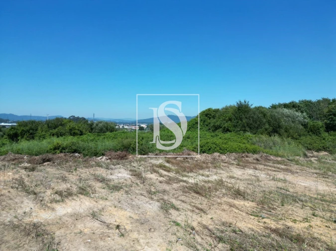 Terreno para Venda em Arcozelo Foto 9