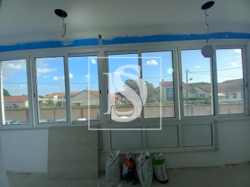 Apartamento T4 para Venda em Laranjeiro e Feijó