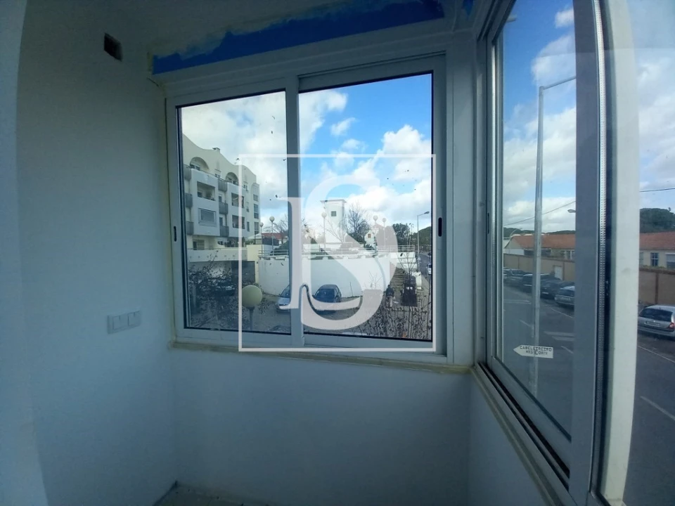Apartamento T4 para Venda em Laranjeiro e Feijó Foto 16