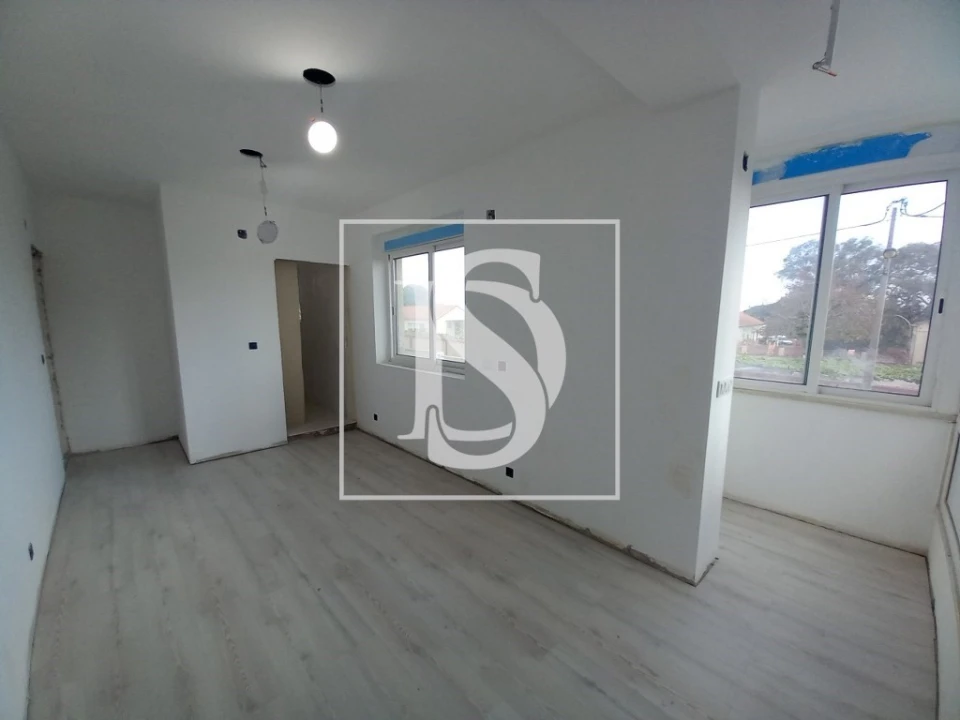 Apartamento T4 para Venda em Laranjeiro e Feijó Foto 30