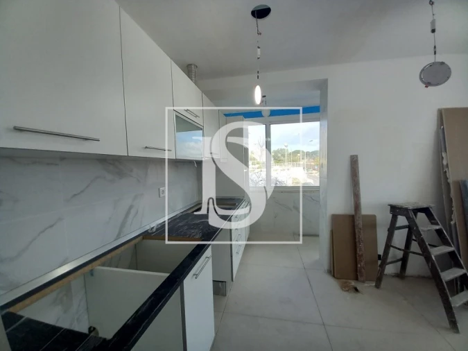 Apartamento T4 para Venda em Laranjeiro e Feijó Foto 10