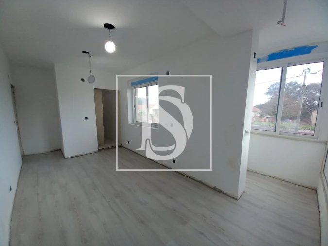 Apartamento T4 para Venda em Laranjeiro e Feijó Foto 30