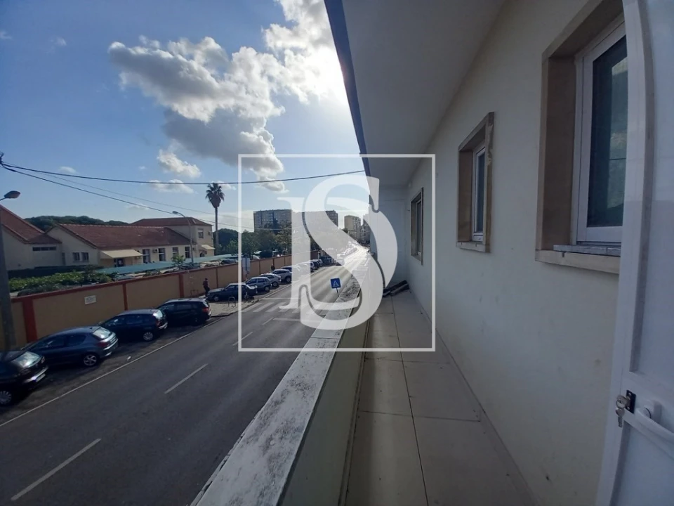 Apartamento T4 para Venda em Laranjeiro e Feijó Foto 15