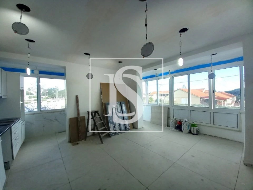 Apartamento T4 para Venda em Laranjeiro e Feijó Foto 7