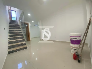 Moradia T3 para Venda em Carcavelos e Parede