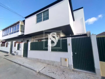 Moradia T3 para Venda em Carcavelos e Parede