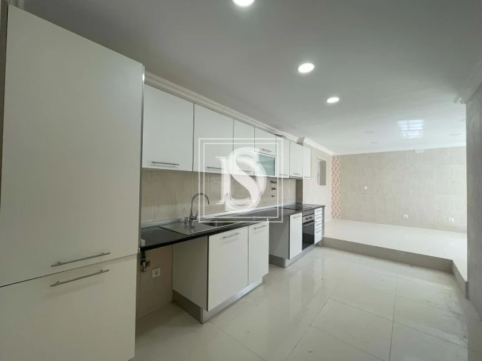 Moradia T3 para Venda em Carcavelos e Parede Foto 4