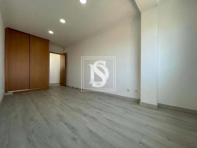 Moradia T3 para Venda em Carcavelos e Parede Foto 14