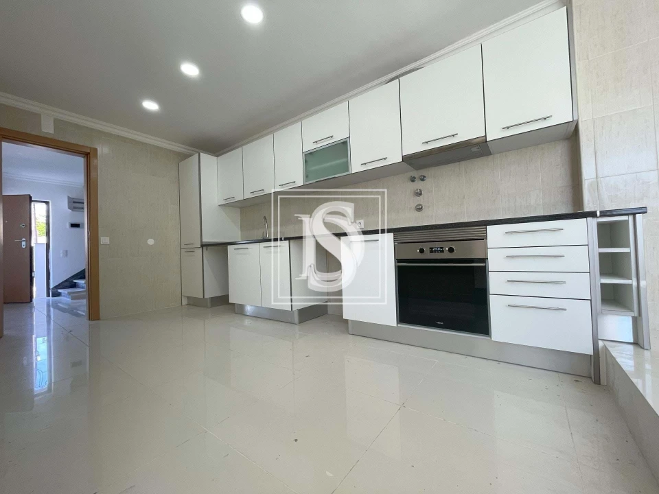 Moradia T3 para Venda em Carcavelos e Parede Foto 7