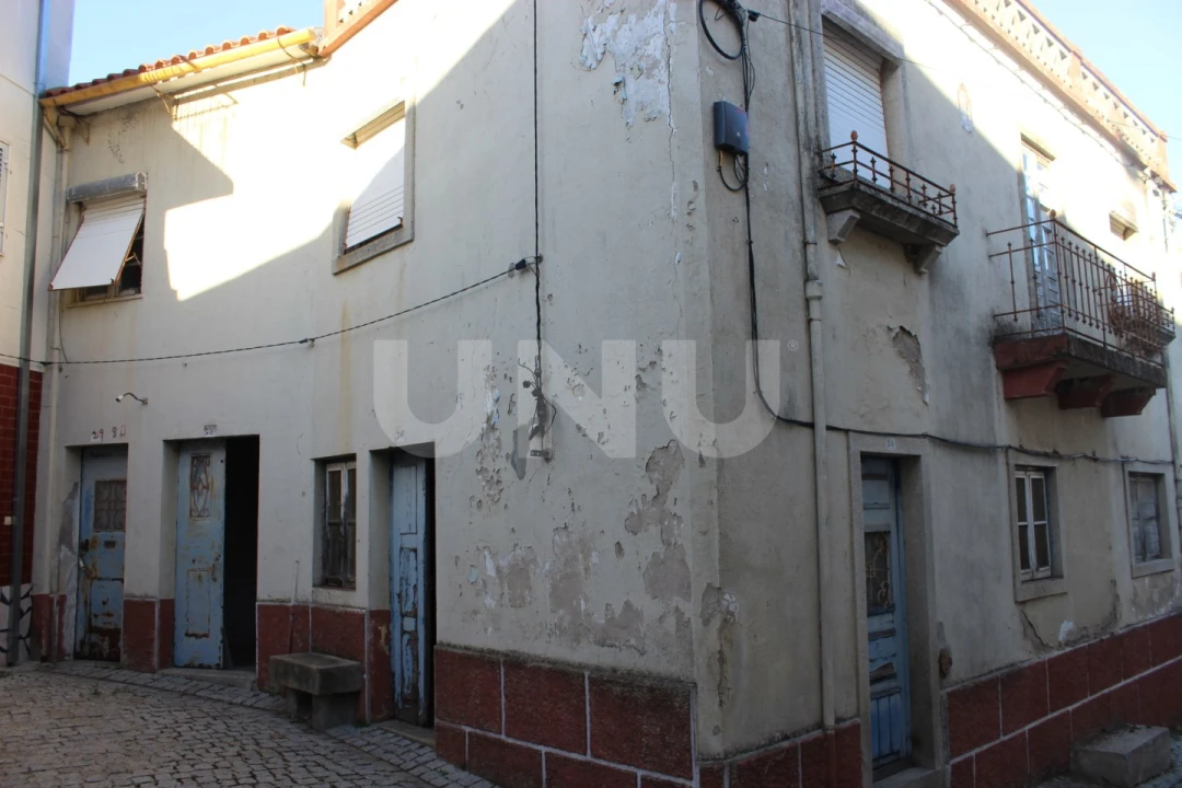 Moradia T5 para Venda em Escalos de Cima e Lousa Foto 1